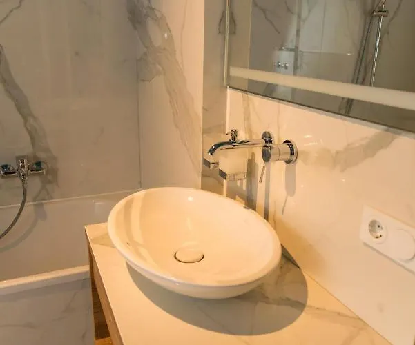 Апартаменты Apartmenthaus Am Dom Maisonette Sd Mit Parkplatz