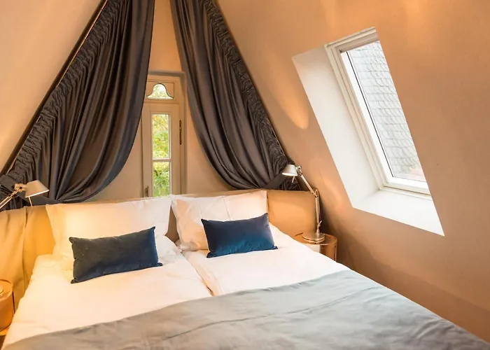 Апартаменты Apartmenthaus Am Dom Maisonette Sd Mit Parkplatz